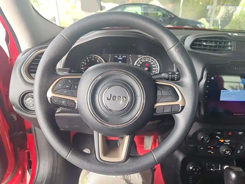 Jeep Renegade — миниатюра 11