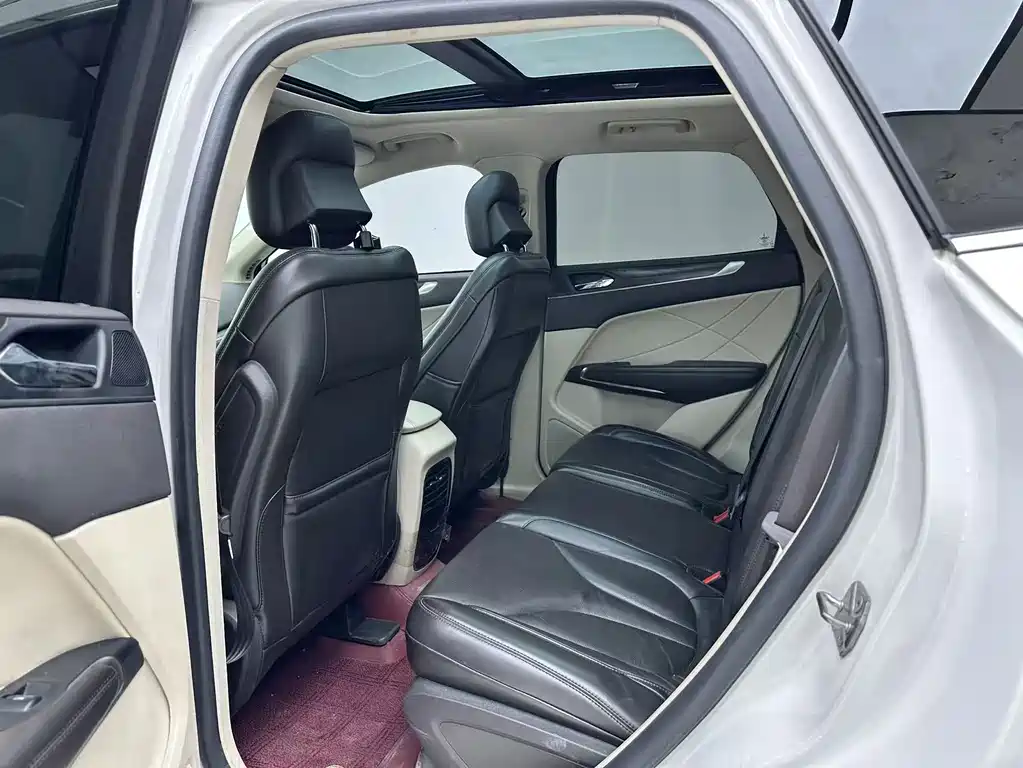 Lincoln MKC — миниатюра 9