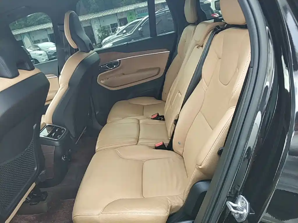 Volvo XC90 — миниатюра 17