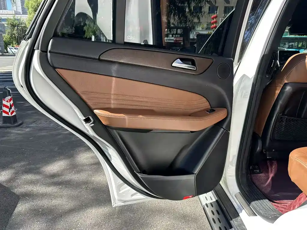 Mercedes-Benz GLE AMG — миниатюра 11