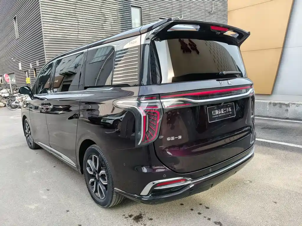 Hongqi HQ9 2023 2.0T