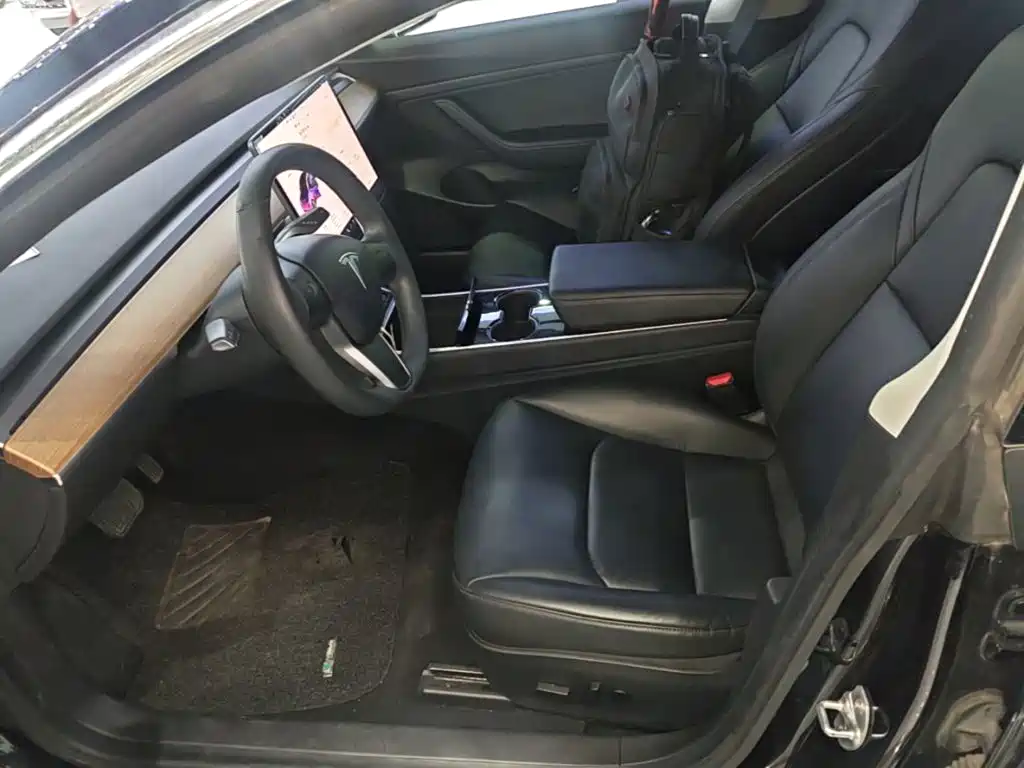 Tesla Model 3 — миниатюра 15