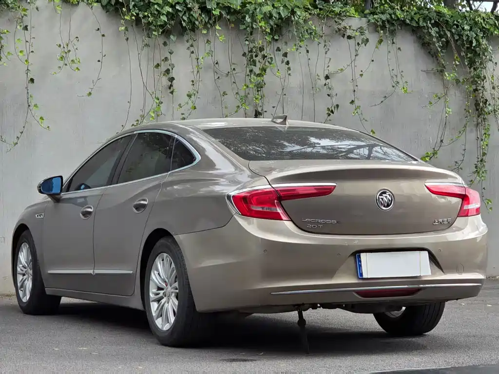 Buick LaCrosse — миниатюра 9