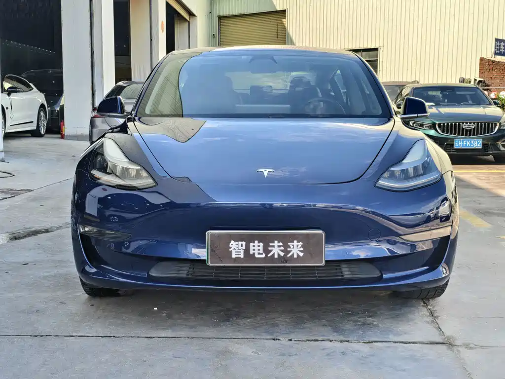 Tesla Model 3 — миниатюра 15