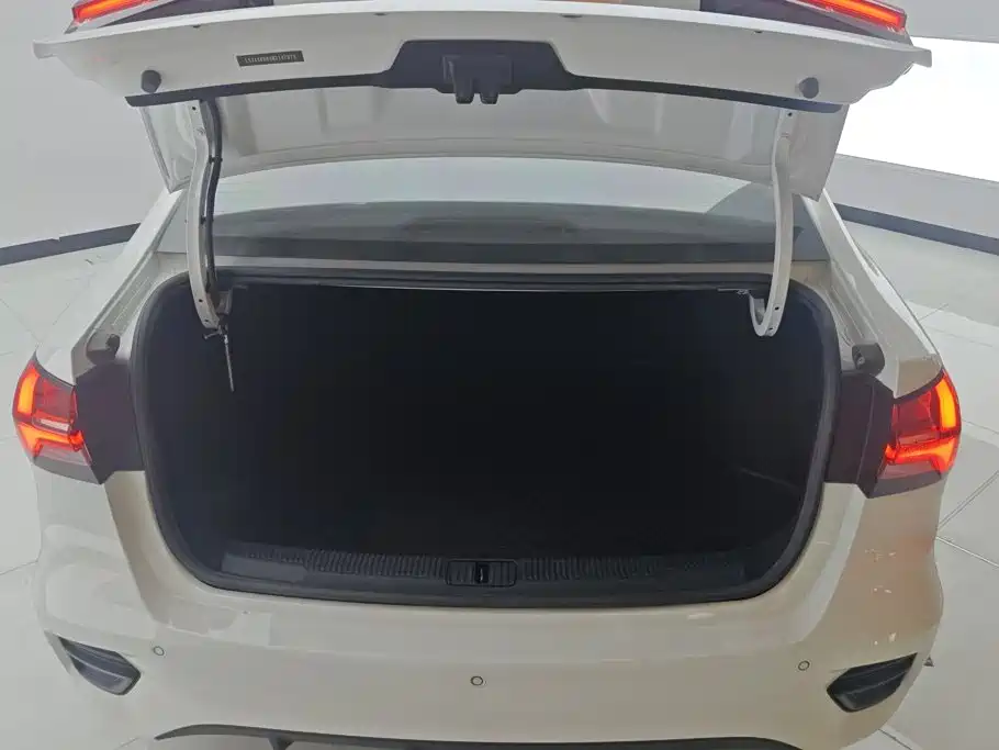 Roewe i5 — миниатюра 4