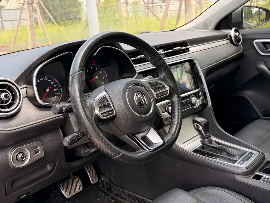 MG MG6 20T Auto Luxury Connected Edition China VI, фото 10