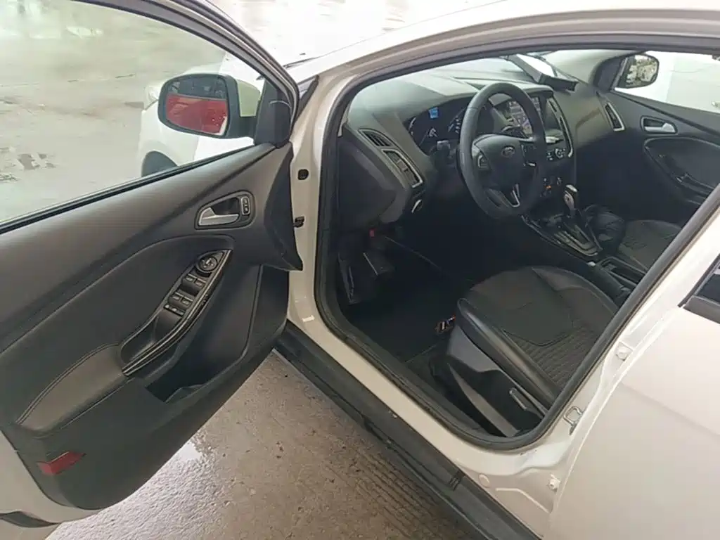 Ford Focus — миниатюра 16