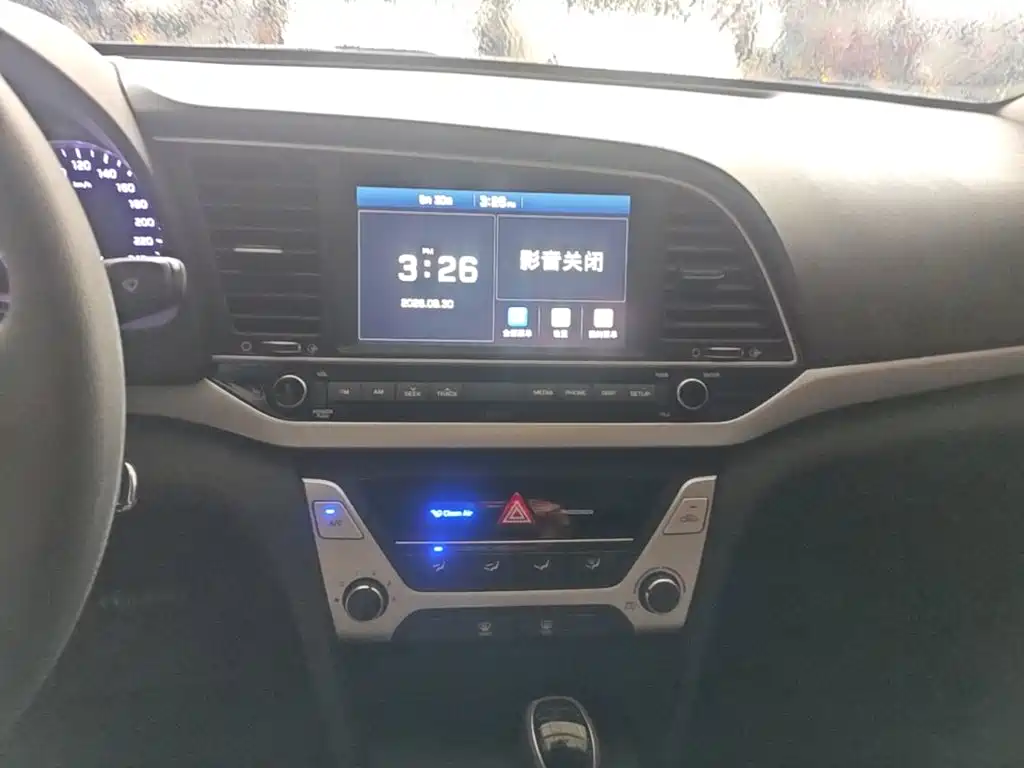 Hyundai Elantra — миниатюра 13