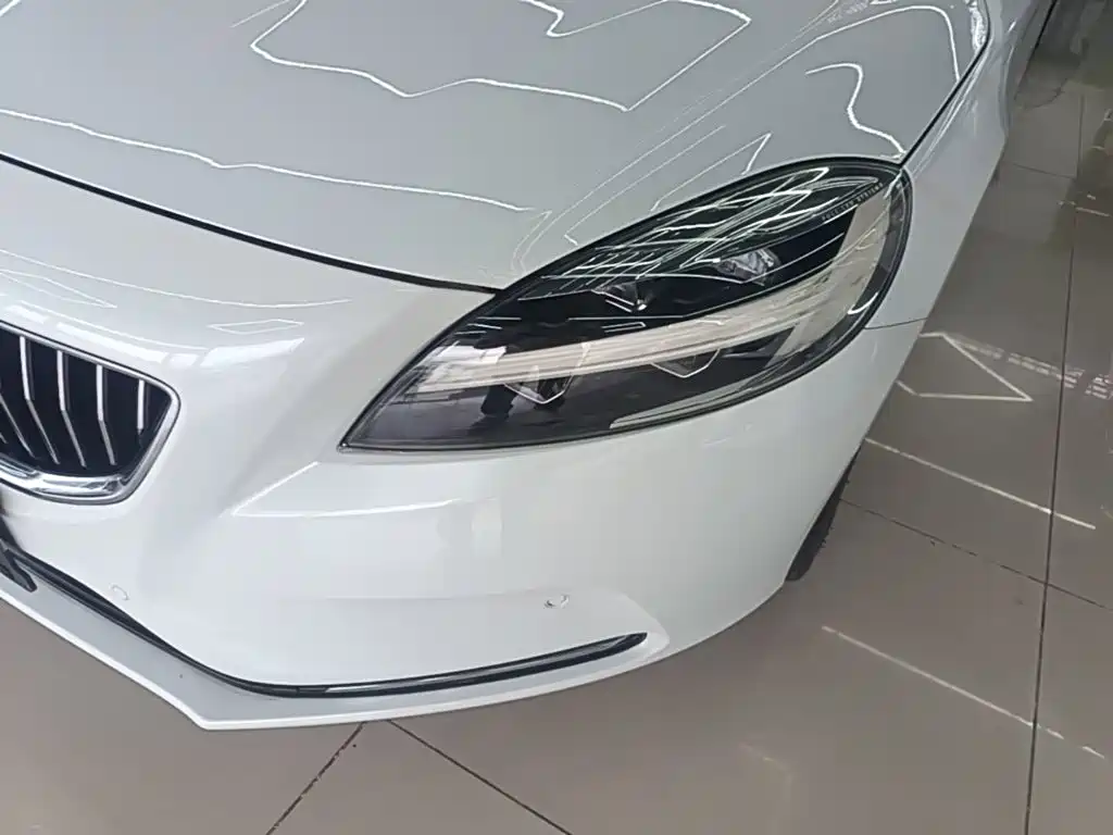 Volvo V40 — миниатюра 24