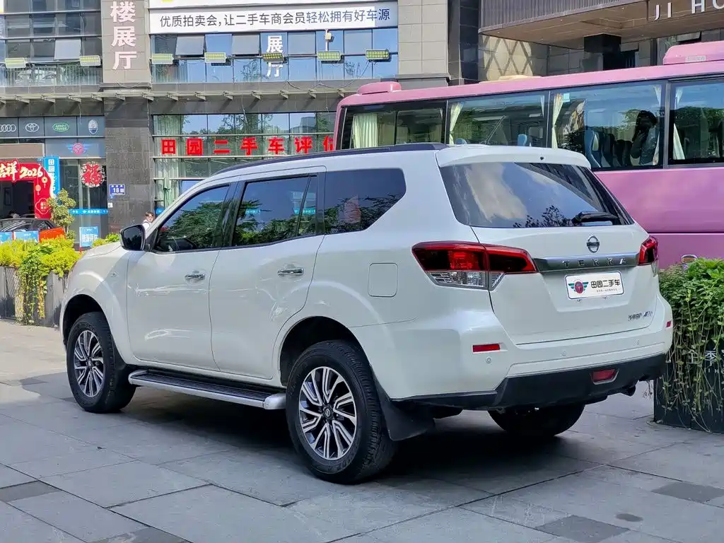 Nissan Terra — миниатюра 4