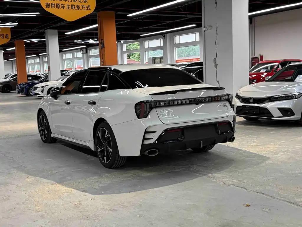Lynk & Co 03 — миниатюра 5