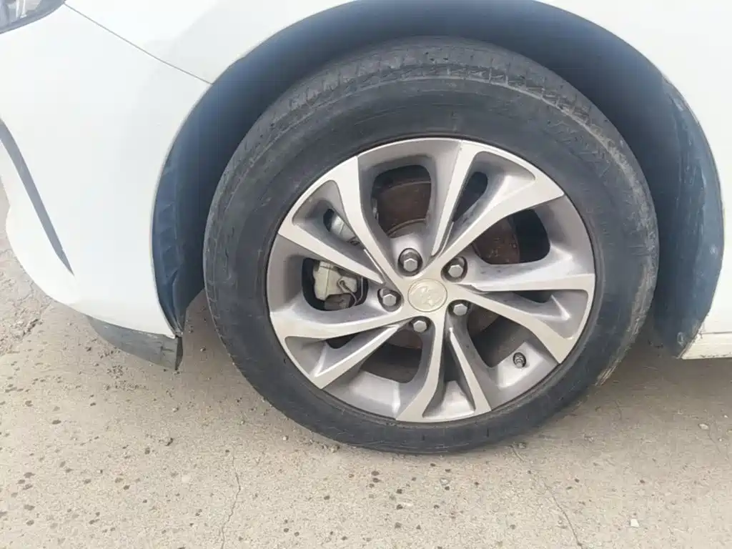 Buick Verano — миниатюра 23