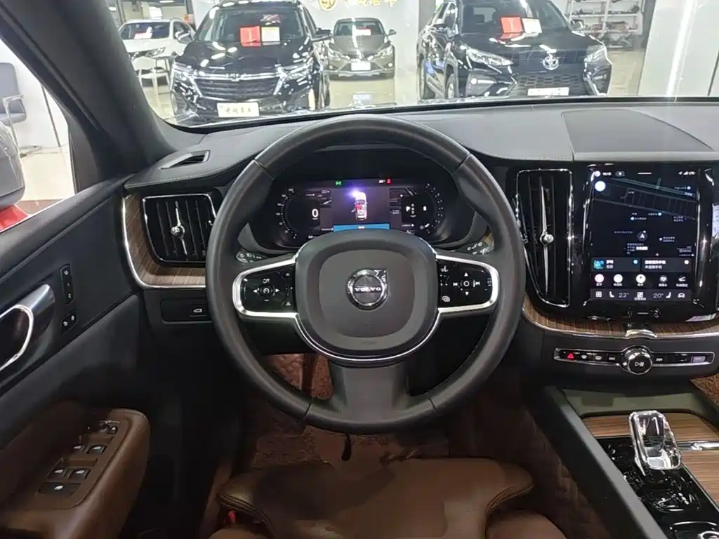 Volvo XC60 — миниатюра 11