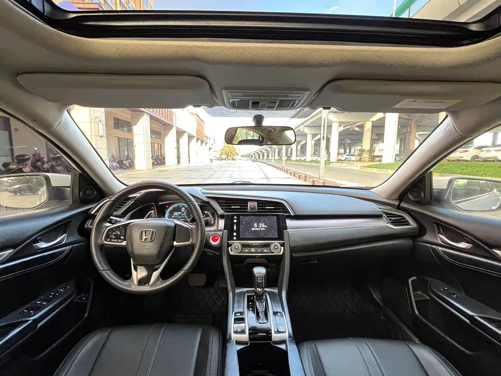 Honda Civic — миниатюра 9