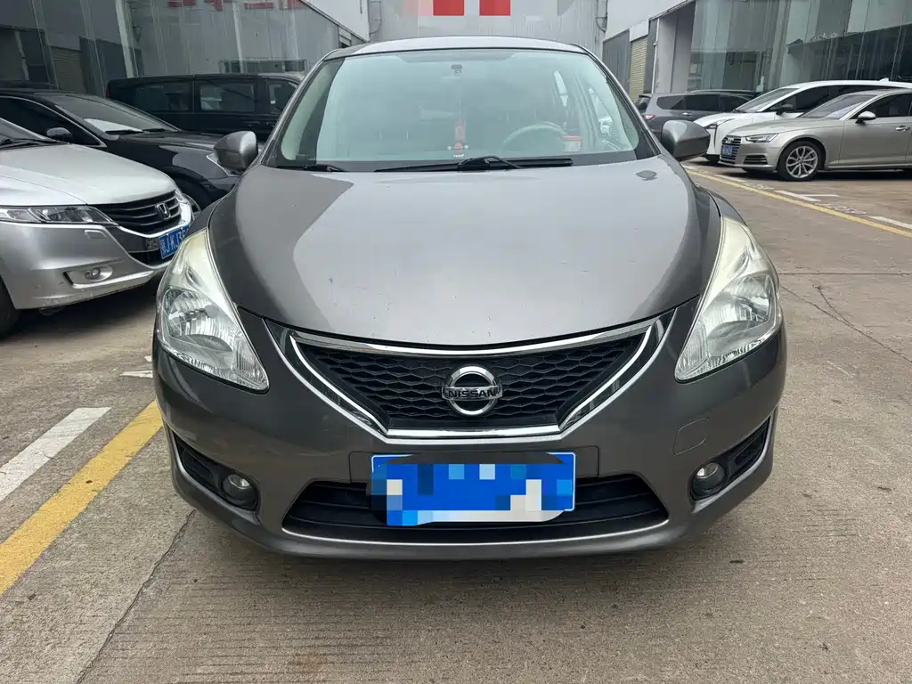 Nissan Tiida — миниатюра 2
