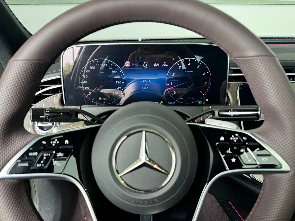 Mercedes-Benz E-Class — миниатюра 6