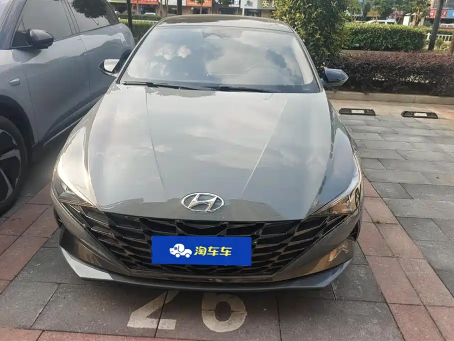 Hyundai Elantra 2021 1.5L CVT LUX Luxury