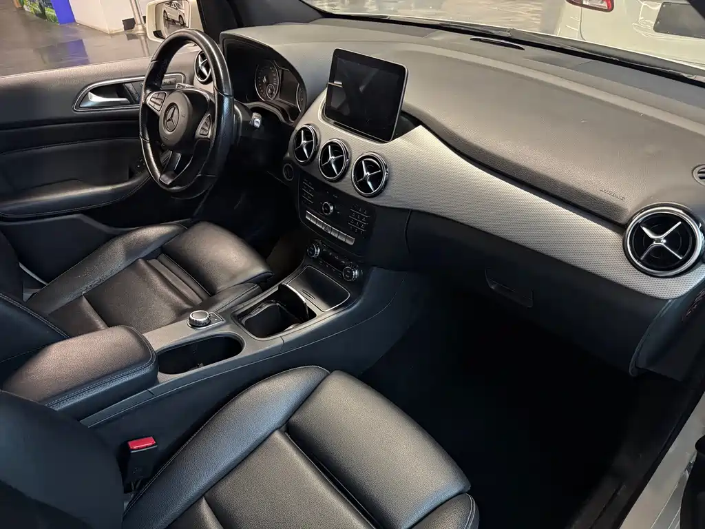 Mercedes-Benz B-Class — миниатюра 10