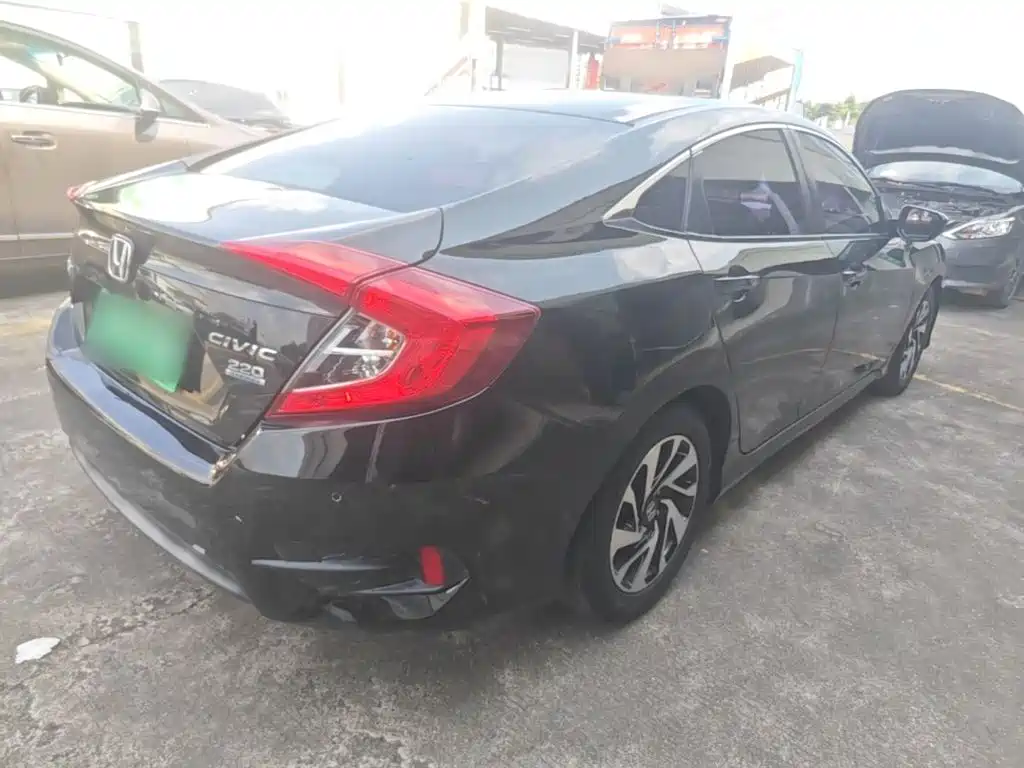 Honda Civic — миниатюра 7