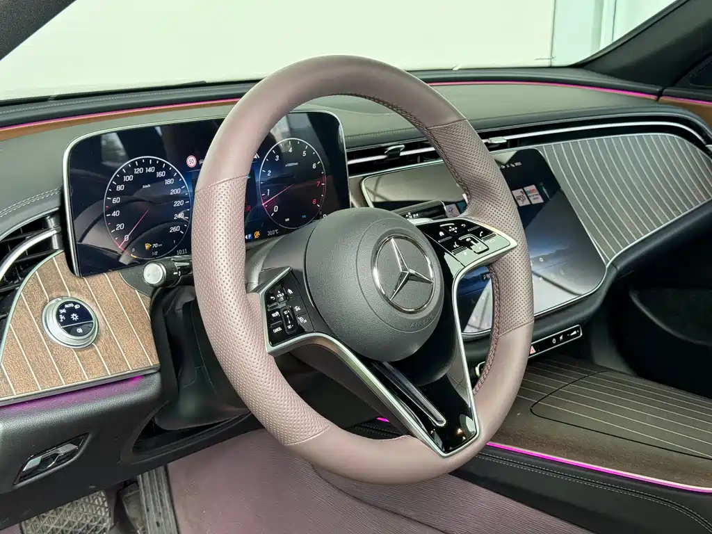 Mercedes-Benz E-Class — миниатюра 4