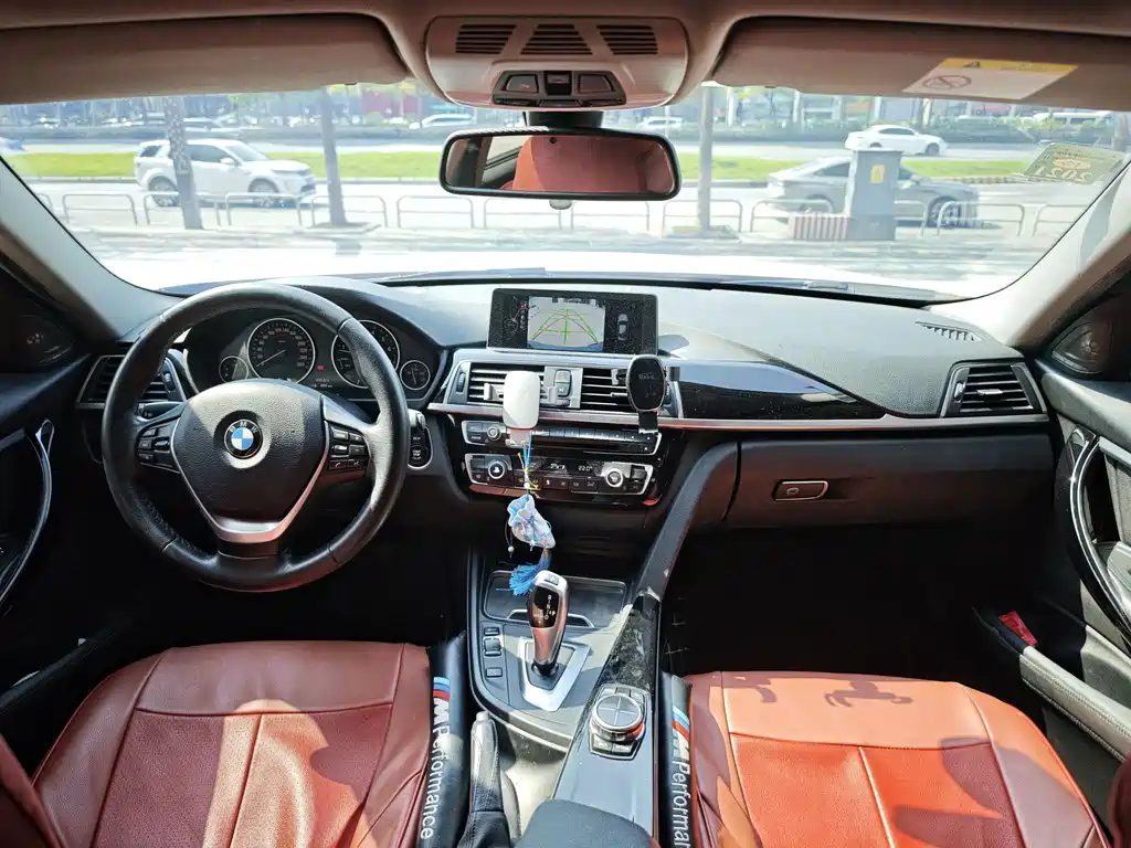 BMW 3 Series — миниатюра 7