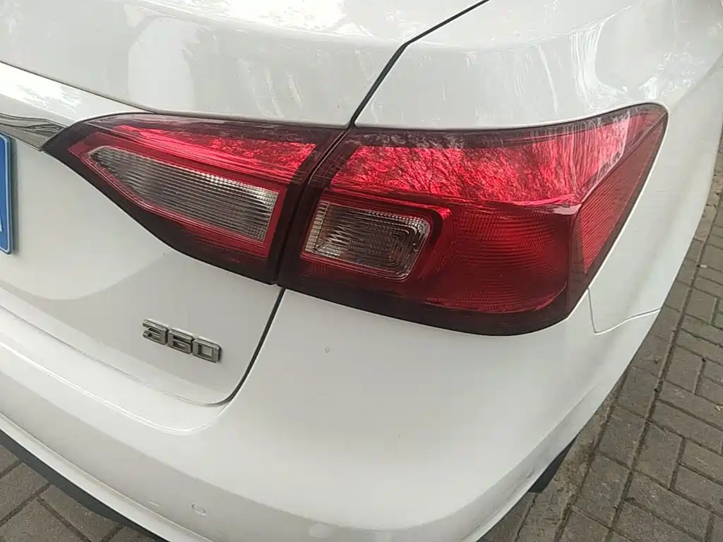 Roewe 360 — миниатюра 8