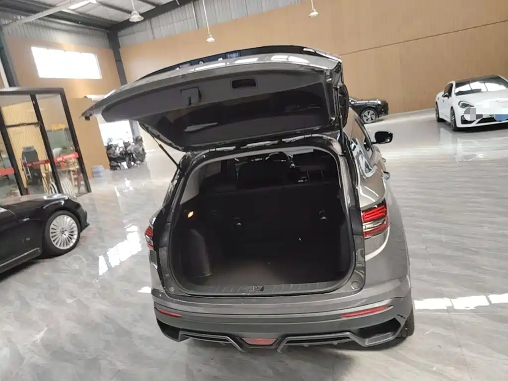 Geely Binyue — миниатюра 19