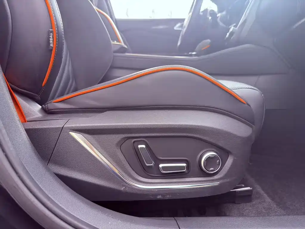 Lynk & Co 02 Hatchback — миниатюра 25