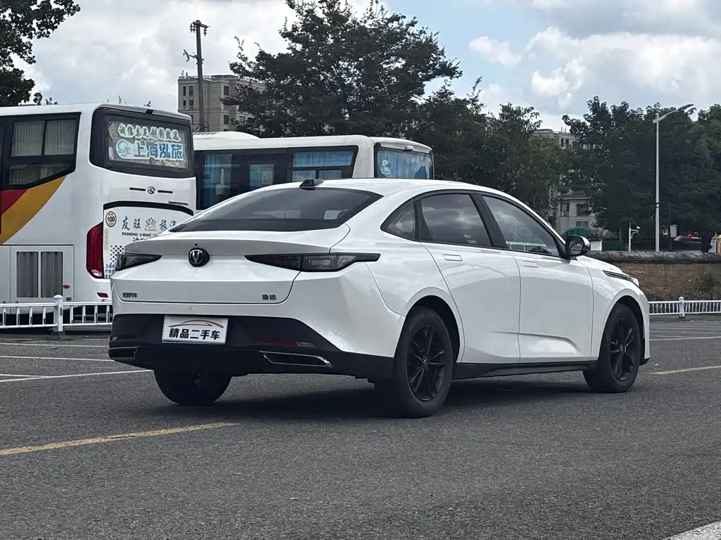 Changan Yida — миниатюра 7