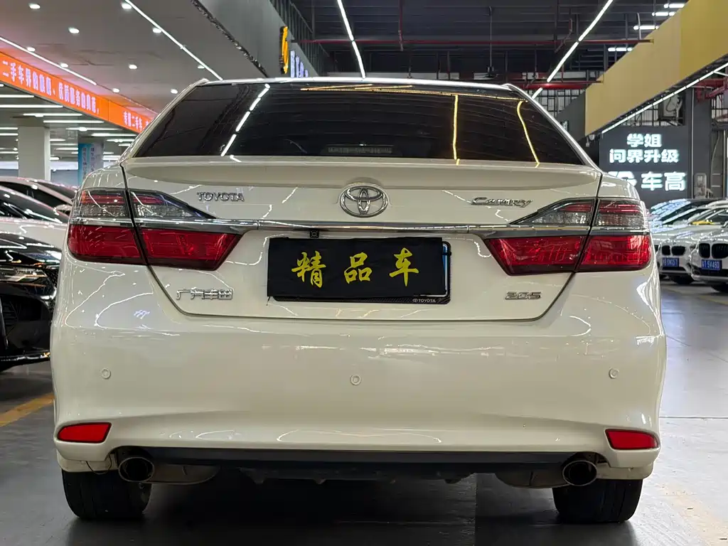 Toyota Camry — миниатюра 8