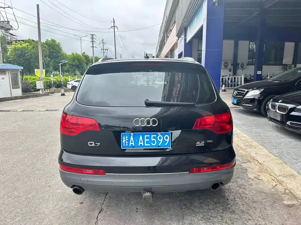 Audi Q7 — миниатюра 9