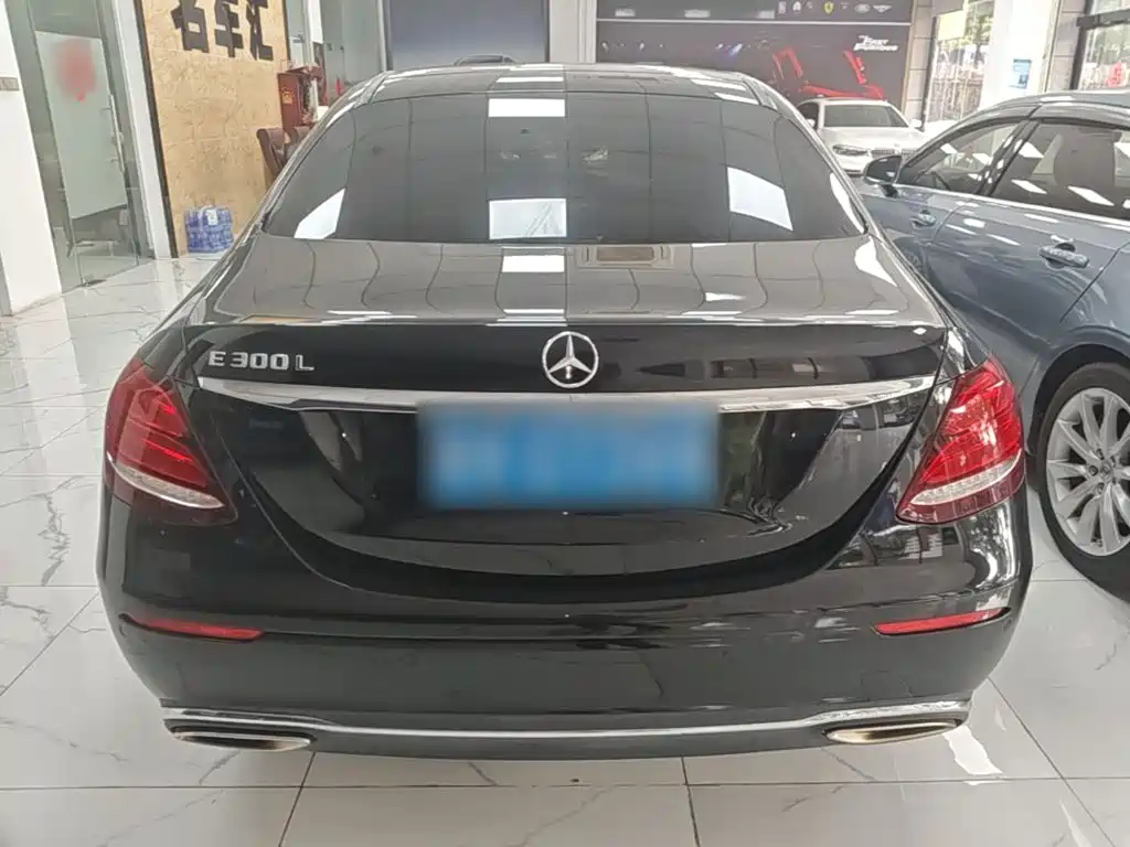 Mercedes-Benz E-Class — миниатюра 6