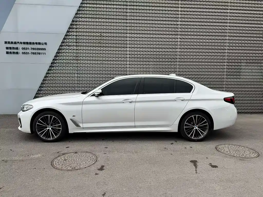 BMW 5 Series — миниатюра 3