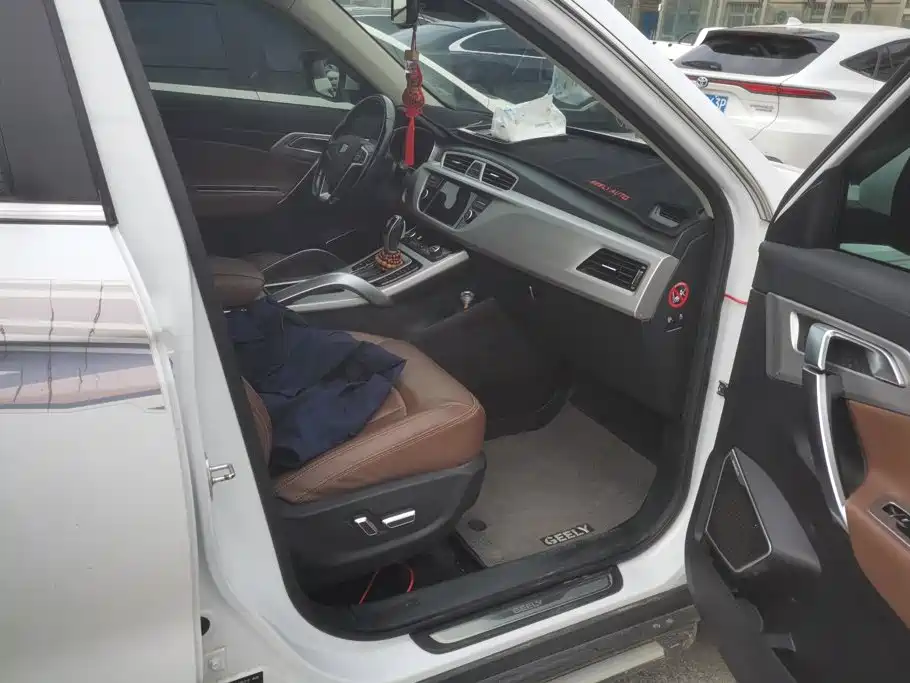 Geely Boyue — миниатюра 8