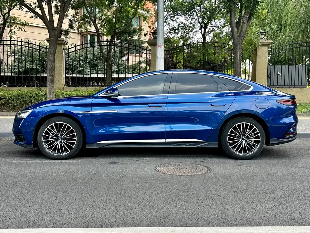 BYD Han 2022 DM-i 121KM Premium