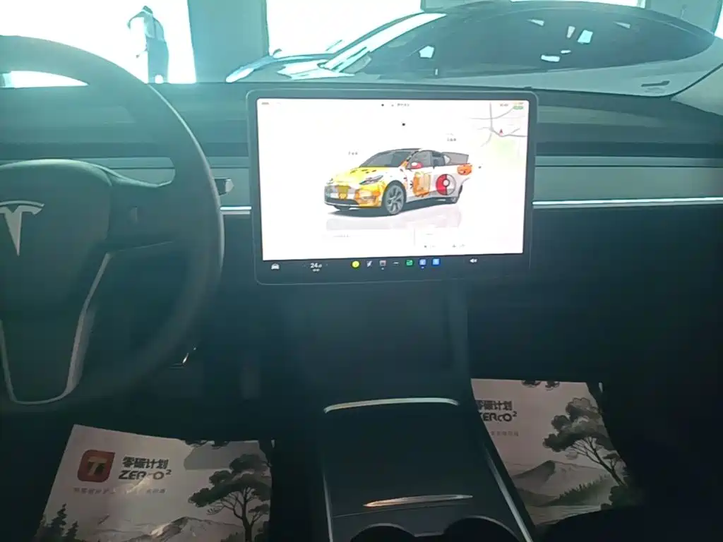 Tesla Model Y — миниатюра 13