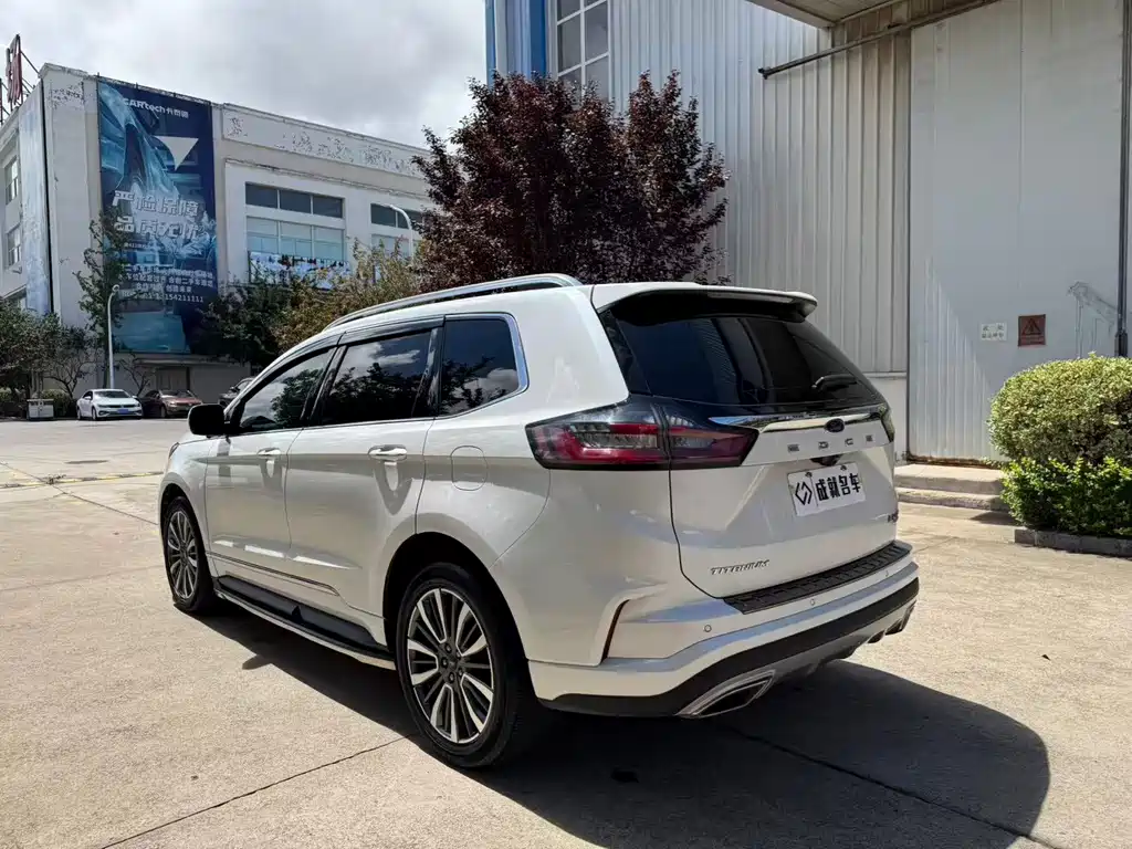 Ford Edge — миниатюра 12
