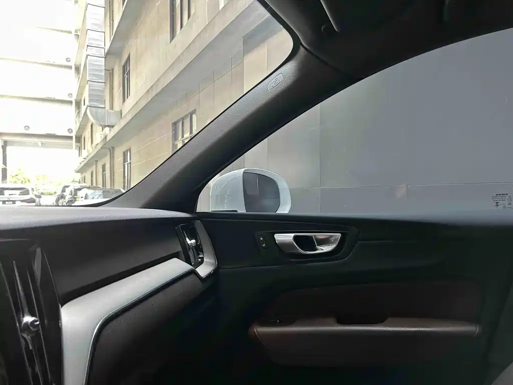 Volvo XC60 — миниатюра 14