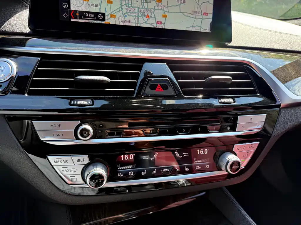 BMW 5 Series — миниатюра 29