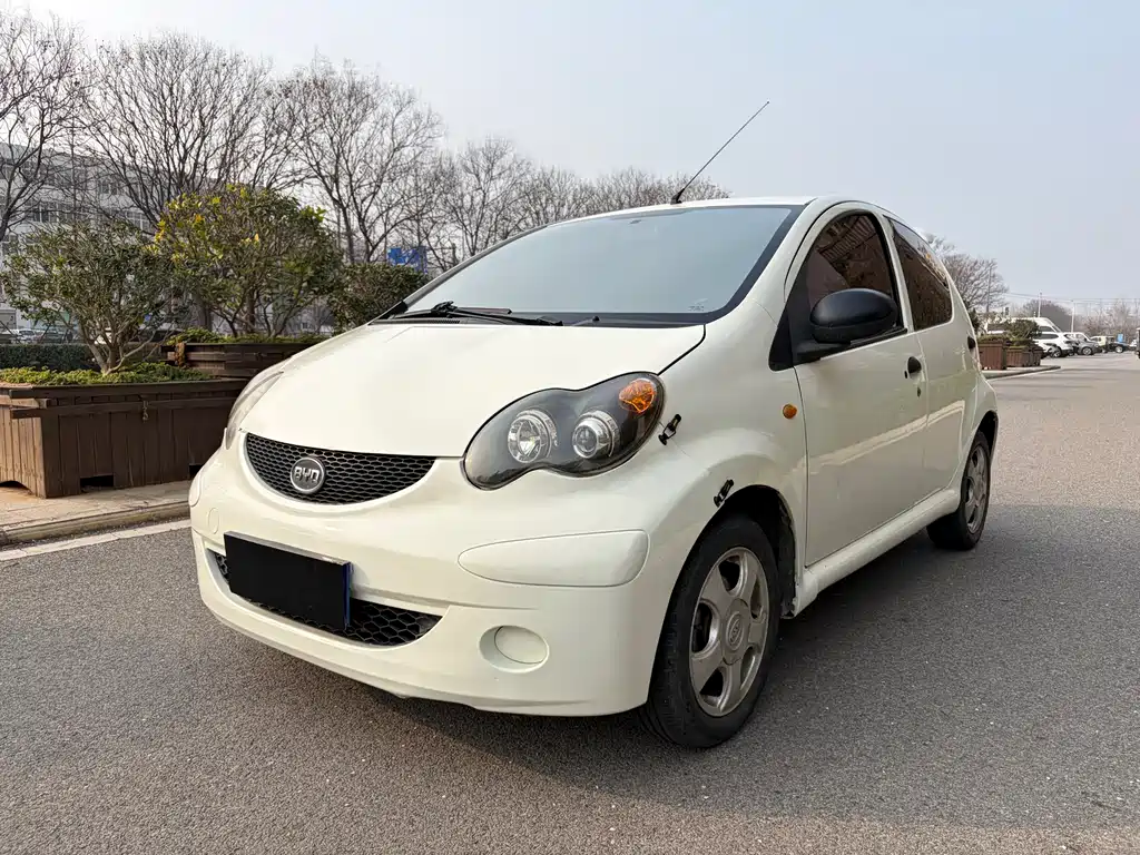 Byd F0 2014