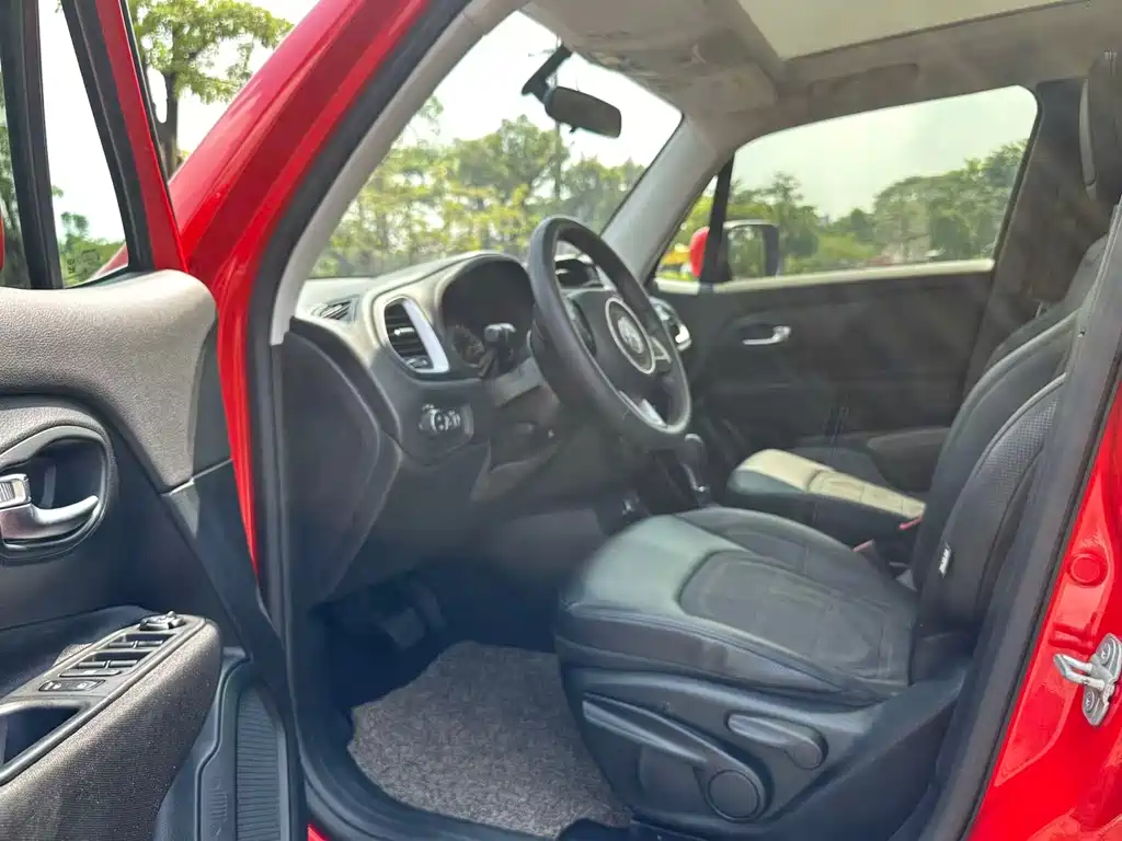 Jeep Renegade — миниатюра 4