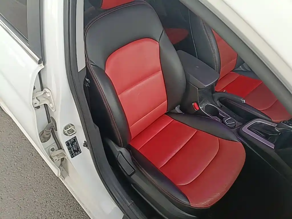 Hyundai Elantra — миниатюра 25