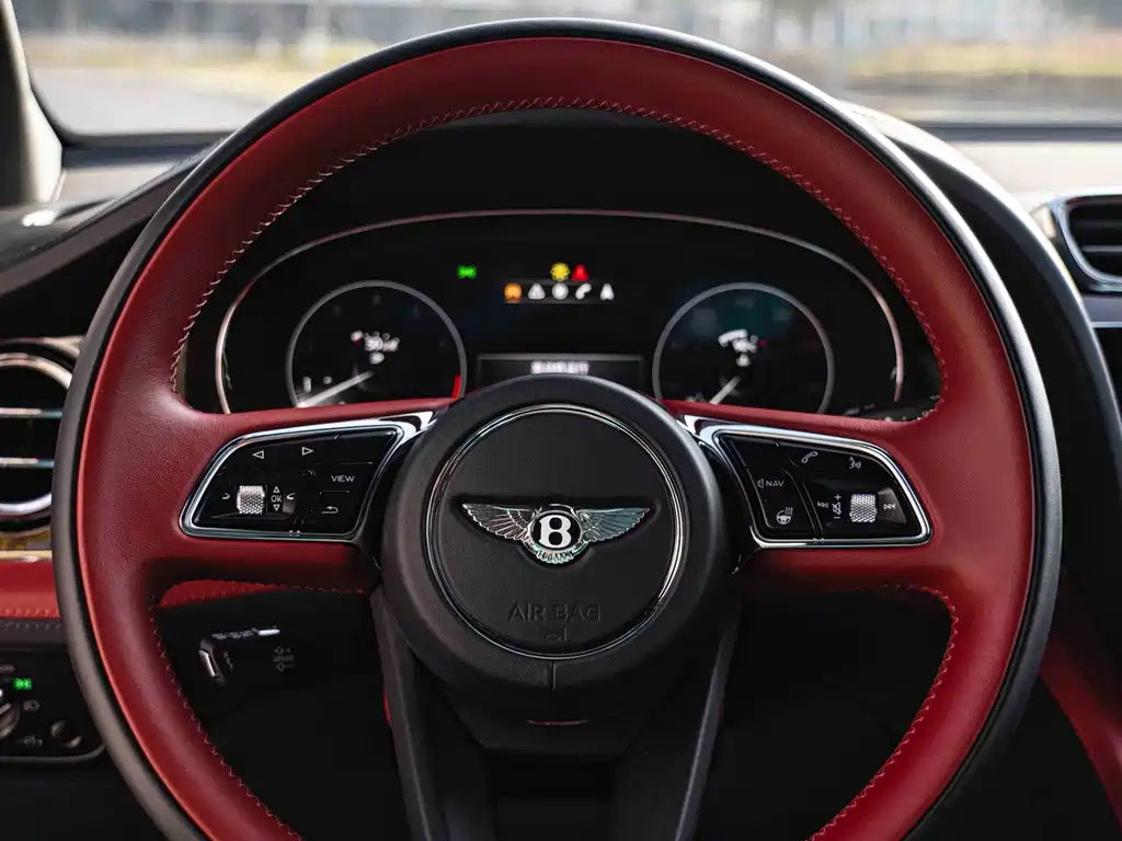 Bentley Bentayga — миниатюра 9