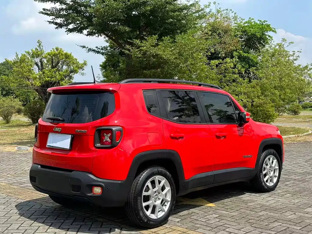 Jeep Renegade — миниатюра 8