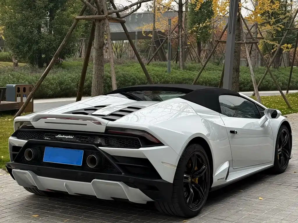 LAMBORGHINI HURACÁN