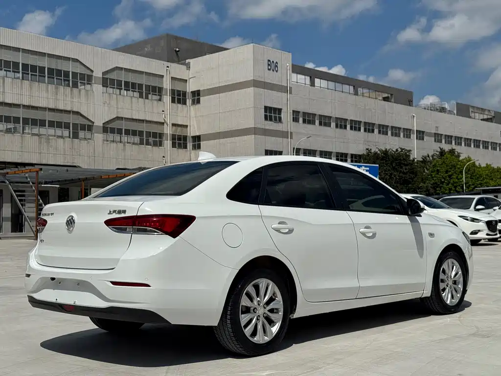 Buick Excelle — миниатюра 5