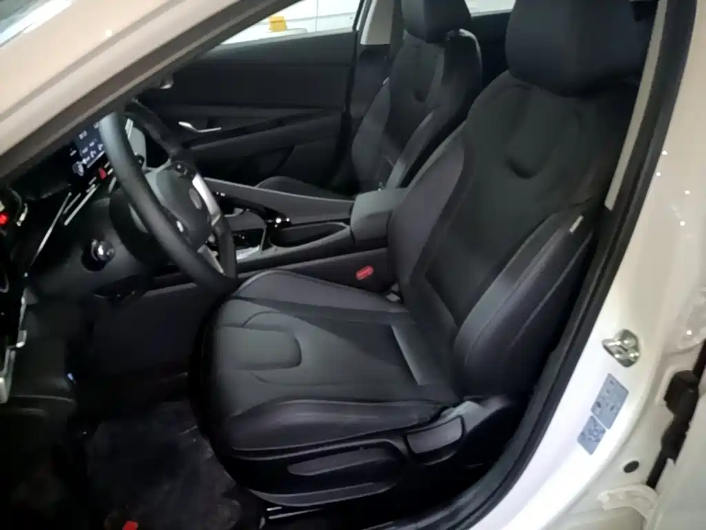 Hyundai Elantra — миниатюра 15