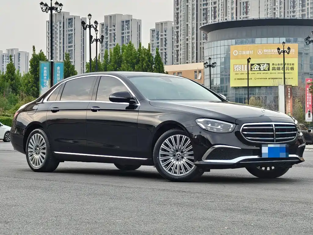 Mercedes-Benz E-Class — миниатюра 3