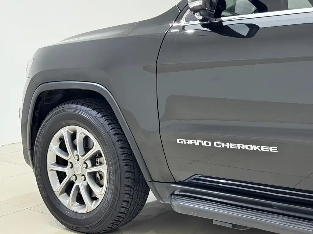Jeep Grand Cherokee (Import) — миниатюра 18