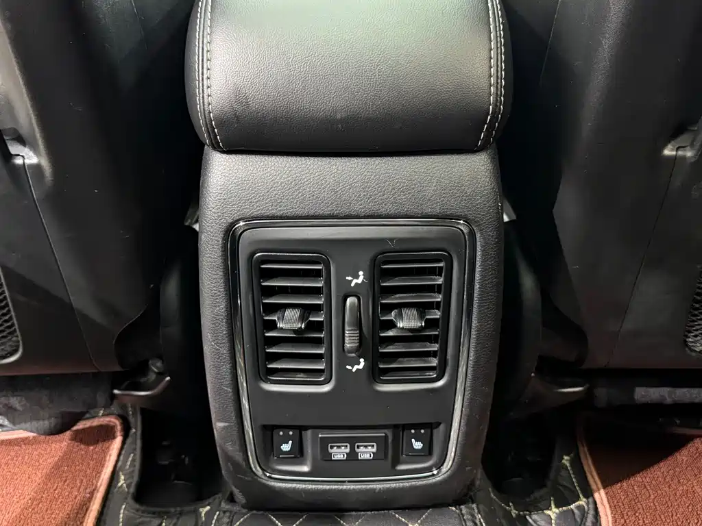 Jeep Grand Cherokee (Import) — миниатюра 26